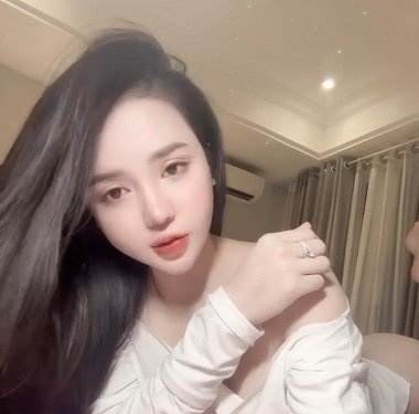 Chu Thúy Quỳnh sướng điên doggy lên đỉnh liên tục