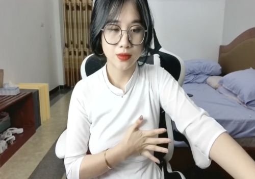 Anna Gấu lồn múp thủ dâm kiếm sống cực kích thích